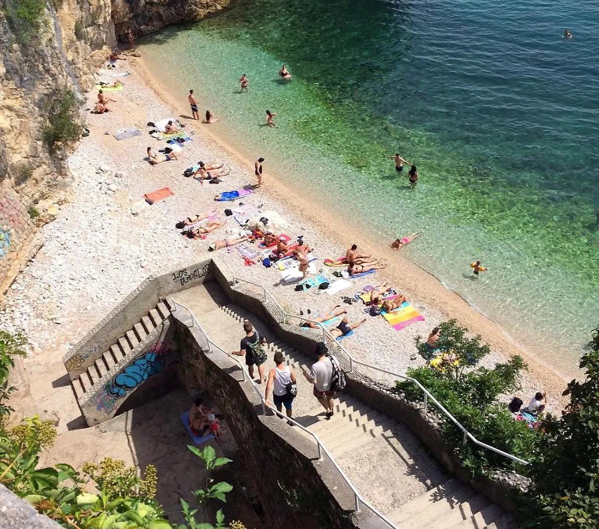 Apartments With Wifi Rijeka - 24397